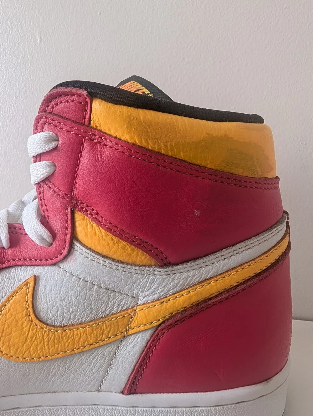 Nike Air Jordan 1 Retro High OG Light Fusion Red 2021 Size 13